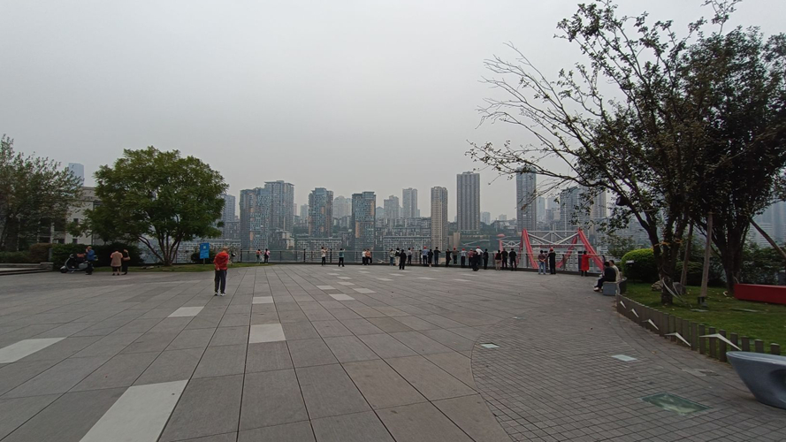 曾家岩大桥南桥头广场