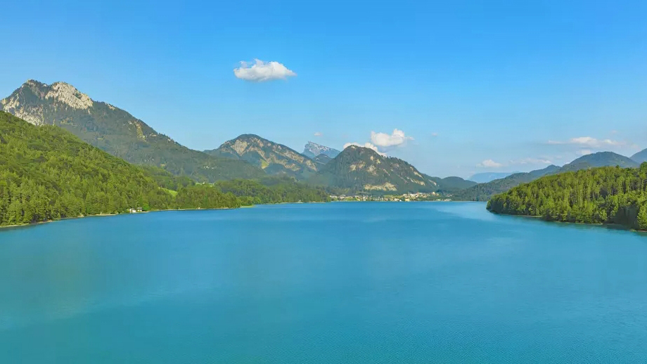 富施尔湖