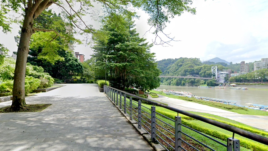 碧潭东岸步道