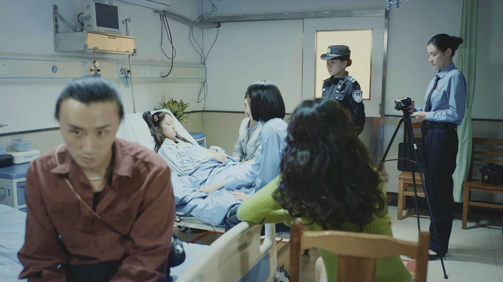医院为崔佳怡报警