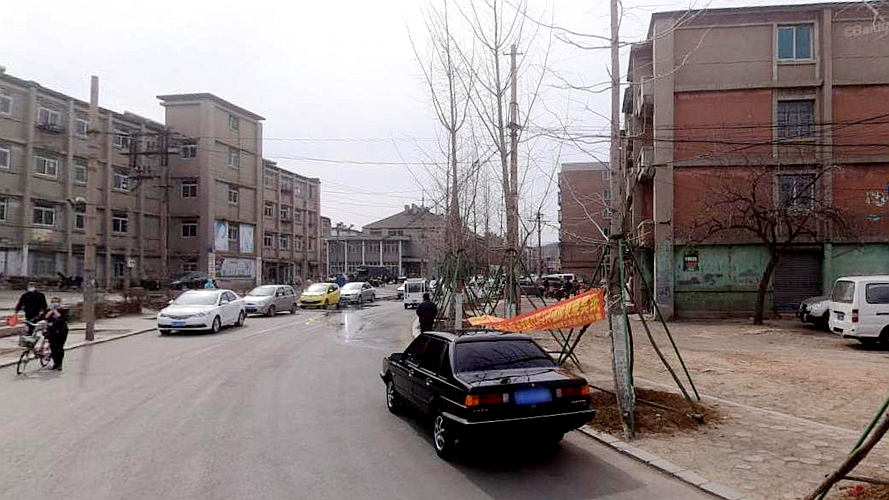 铁北东街与铁南东街交叉口