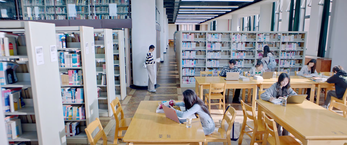 江宁大学图书馆