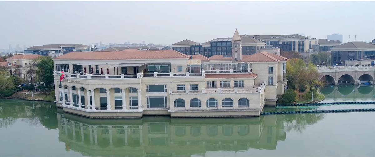 念媛与朋友聚餐