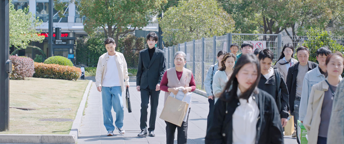 屿森救过路老太