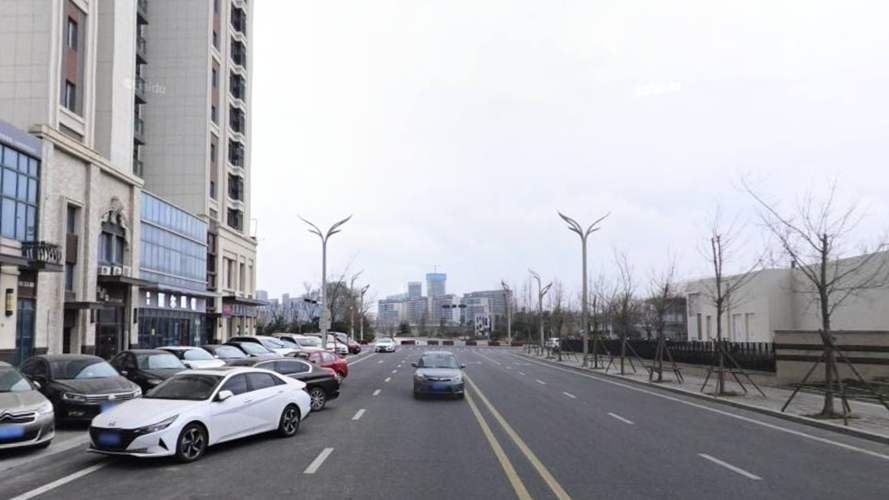 金帆路与金贝壳路交叉口