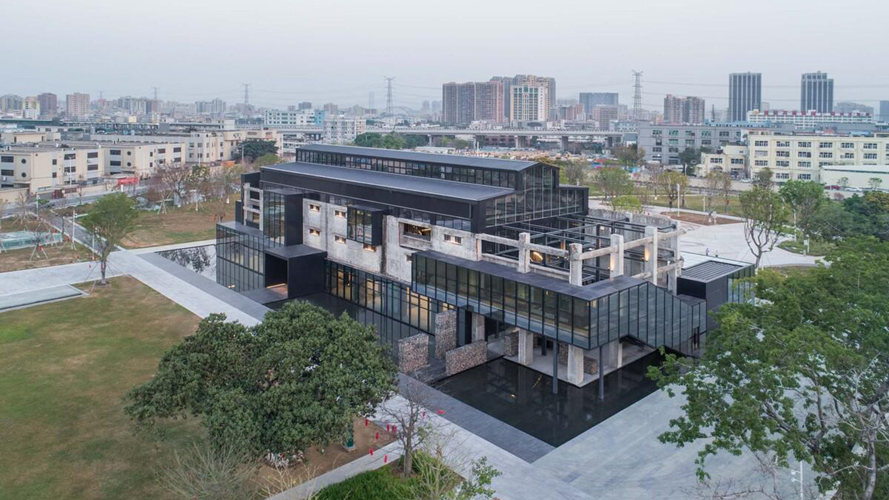 蚝乡湖公园文化展览馆