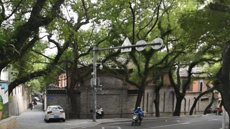 立新路与象山里交叉口
