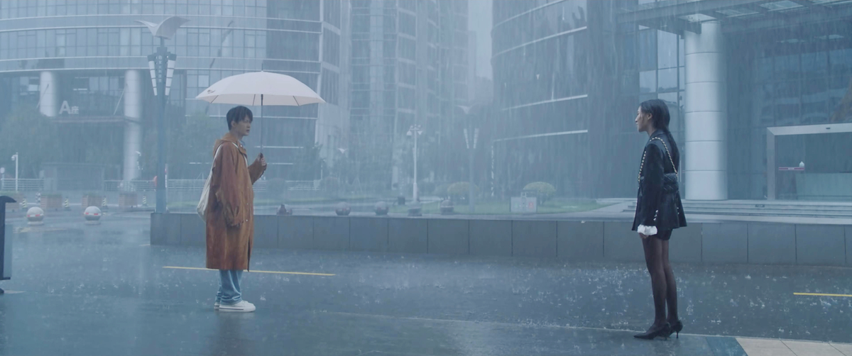 沈翊冒雨劝奥莉
