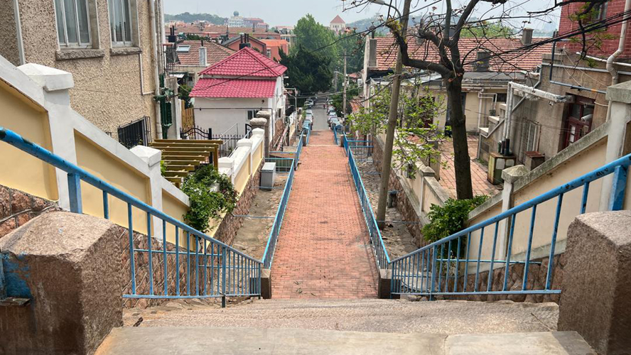 齐东路信号山路楼梯