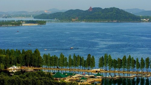 东湖沿湖大道