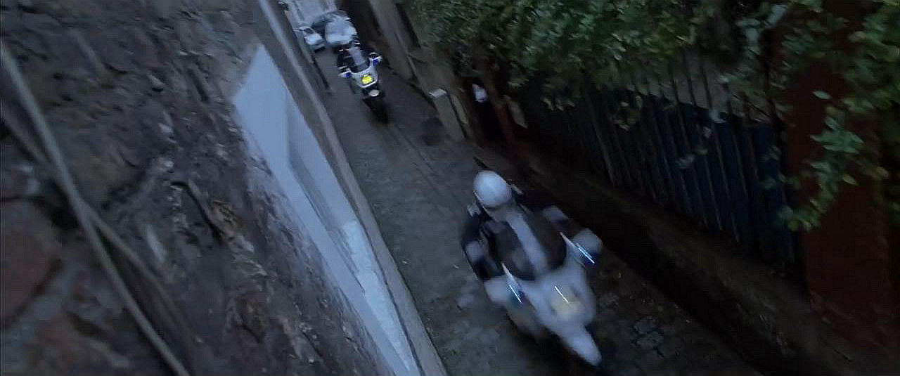 小道飙车